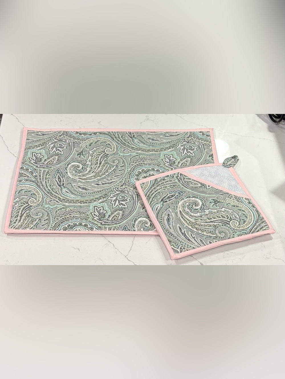 Reversible Hot Pad and Pot Holder Set -